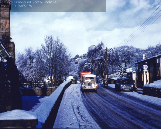Picture of Garage on bridge 1963