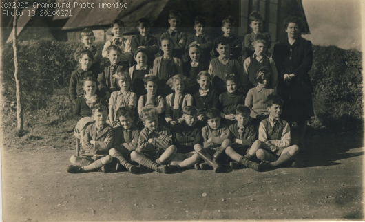Picture of School photo date unknown - 1940's (?)