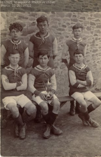 Picture of Frank Spry and cross country team