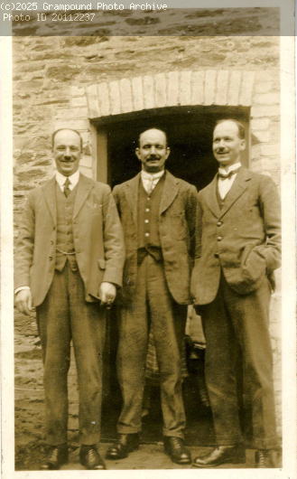 Picture of Tom Edwards and his Brothers
