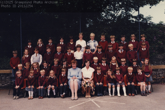 Picture of Grampound school photo 1984