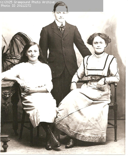 Picture of Florence Mary, Wesley Reginald, Emily Grace Tiddy