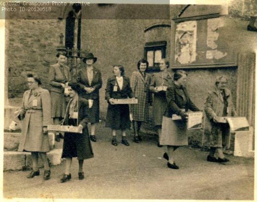 Picture of Poppy Sellers in 1940s