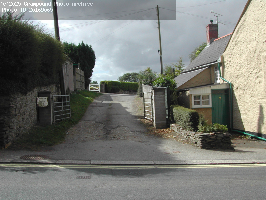Picture of Lane off Fore Street to the east 
