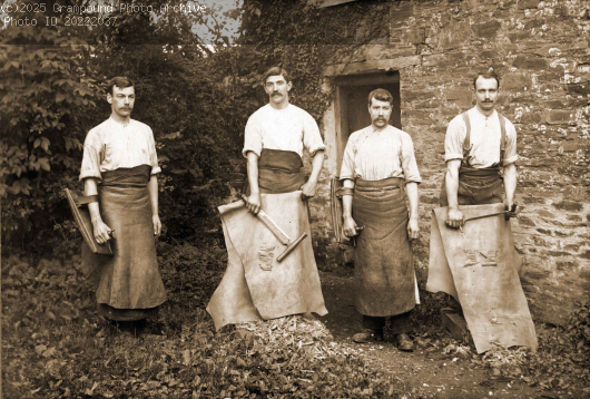 Picture of Manor Tannery staff early 1910s